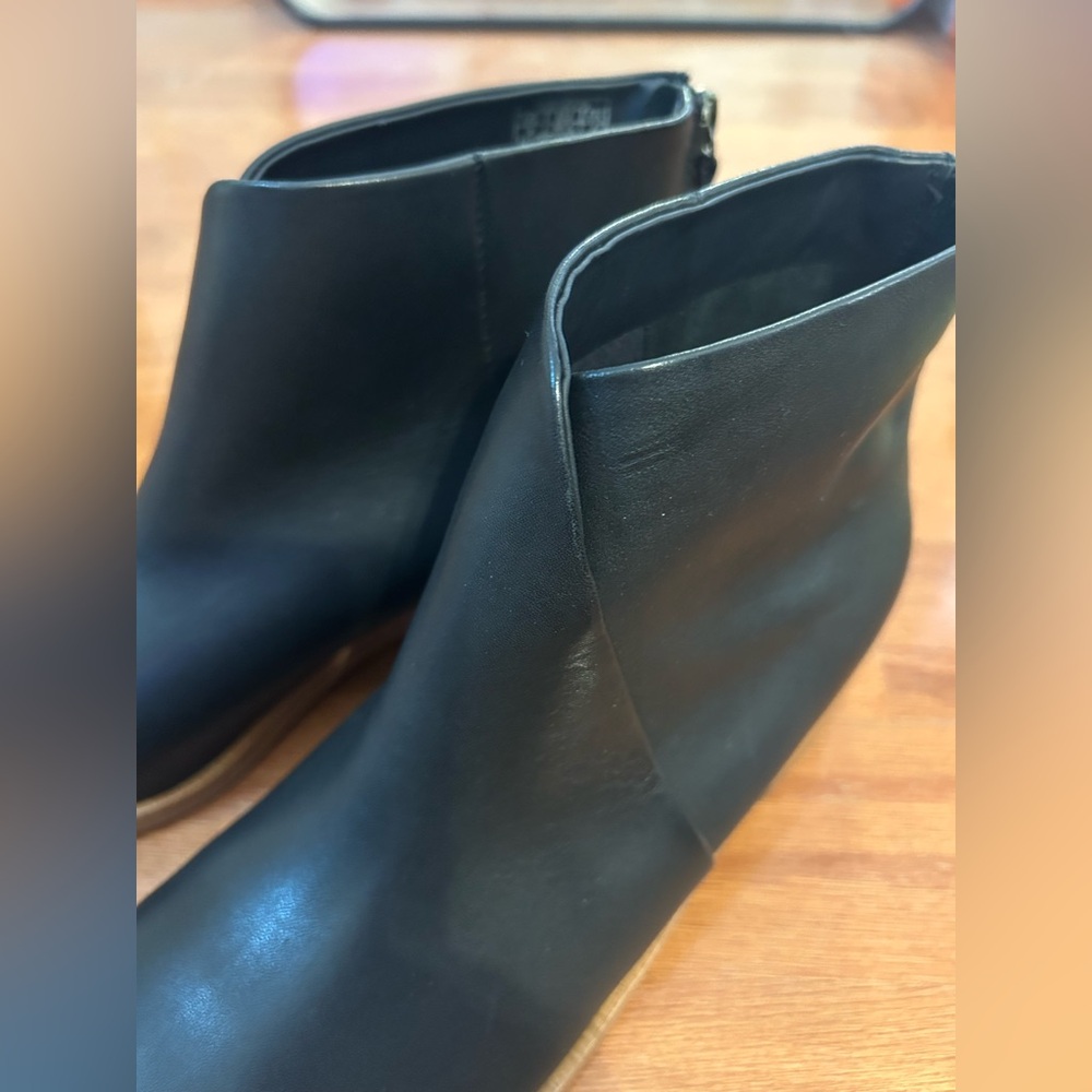 Soludos Venetian Leather Ankle Boots - Picture 8 of 10